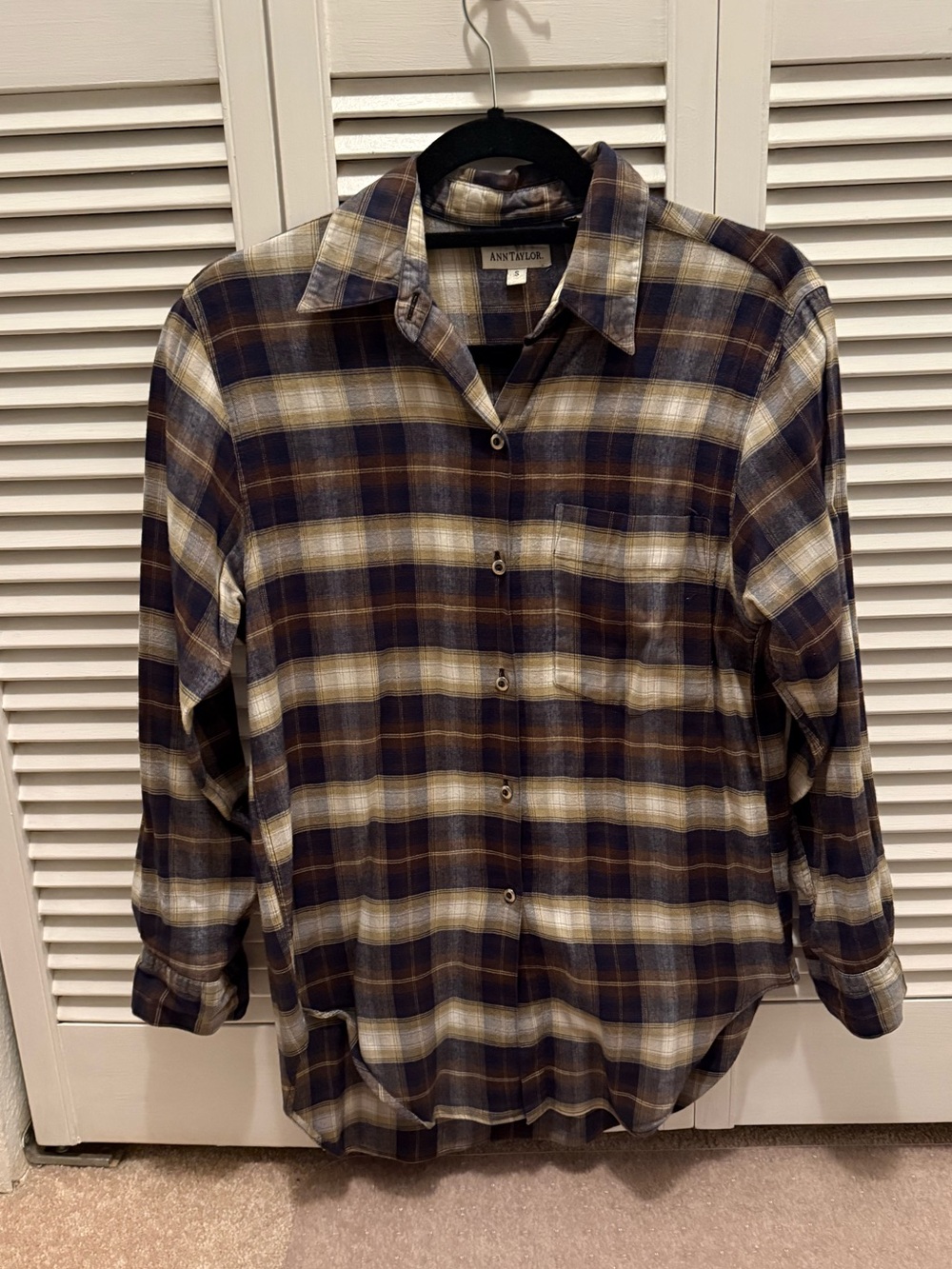 Ann Taylor Flannel Shirt, size Small
